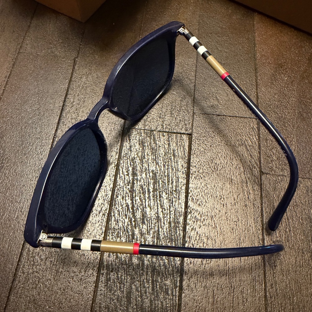 Burberry Sunglasses - Picture 4 of 4